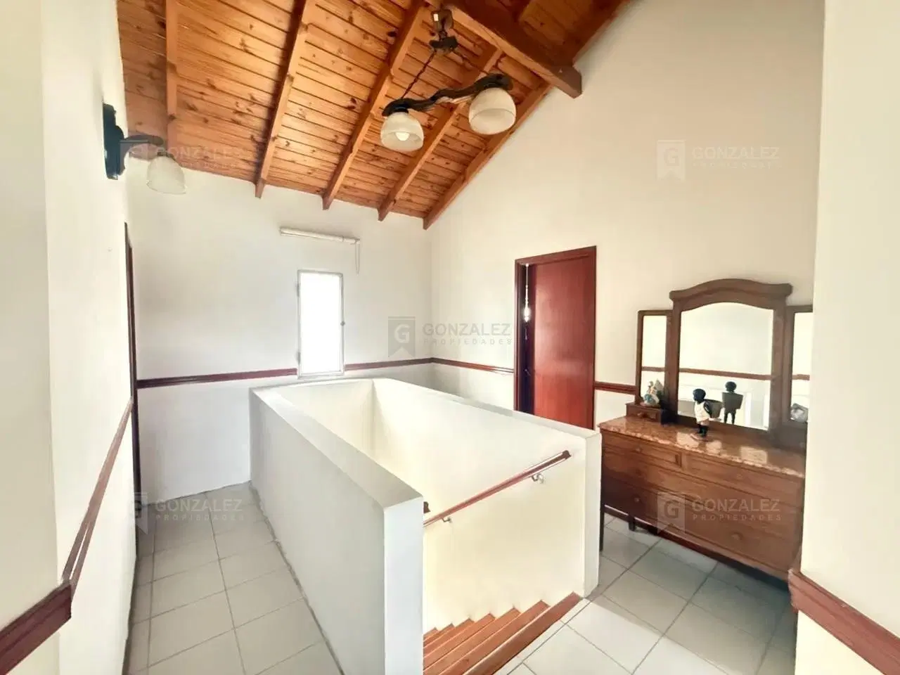 Casa Chalet  en Venta en Pilar, G.B.A. Zona Norte, Argentina 3