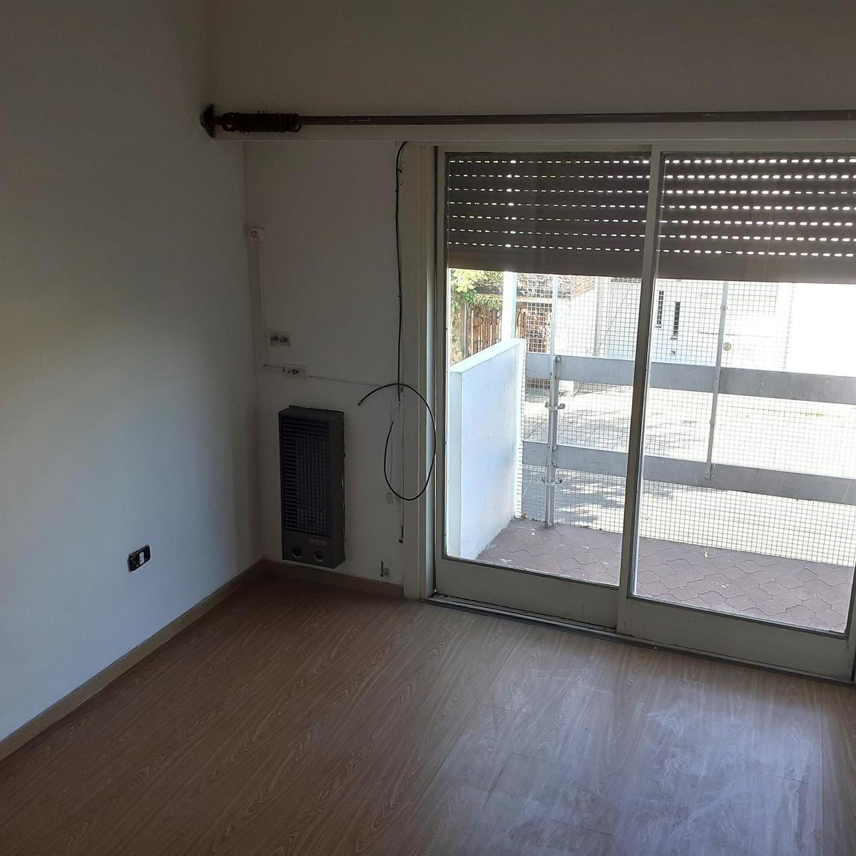 Venta Departamento PH de 4 Amb Al Frente 5