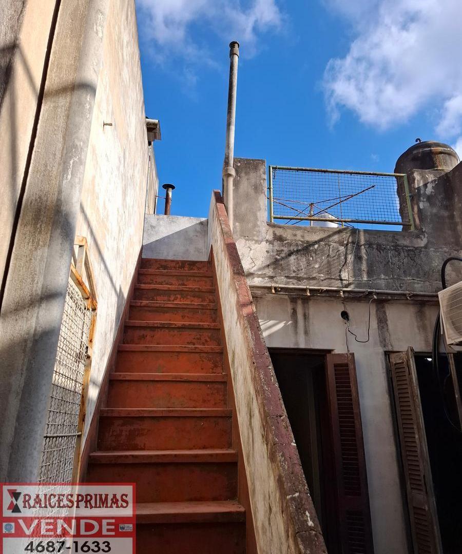 Foto de Venta Casa 5 ambientes a Remodelar con Cochera, imagen 1