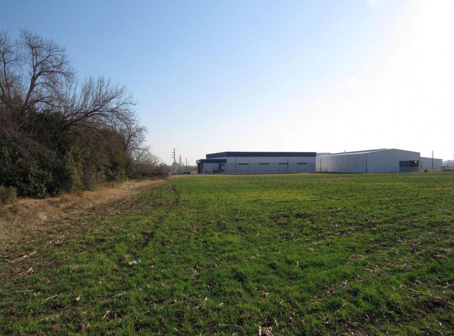 Lote 5,2 Ha - Av. Provincias Unidas y Av. Uriburu
