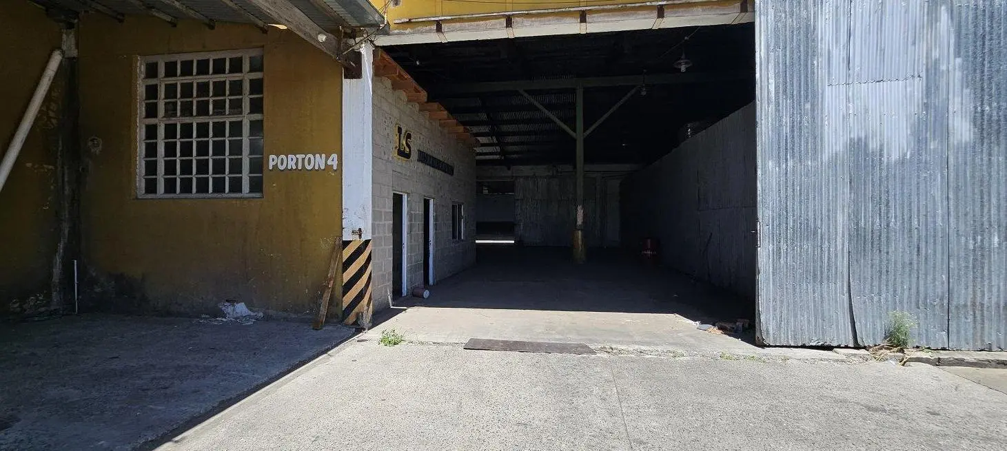 Galpon 1.280 m² - Ov. Lagos 4500 3