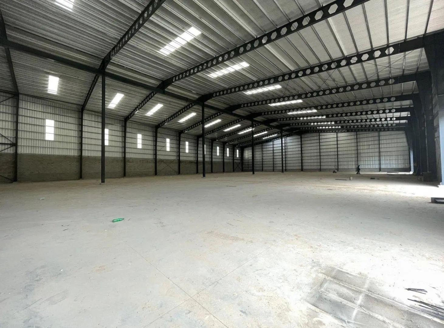 Nave 3.600 m² - Presidente Perón 9295 3