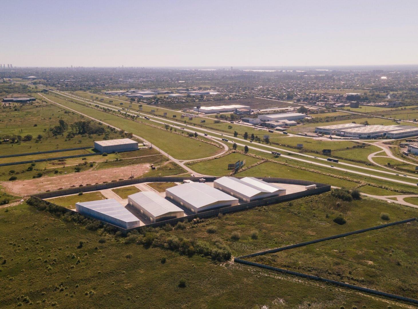 Centro Logístico 10.500 m² - Autopista a Buenos Aires Km 3