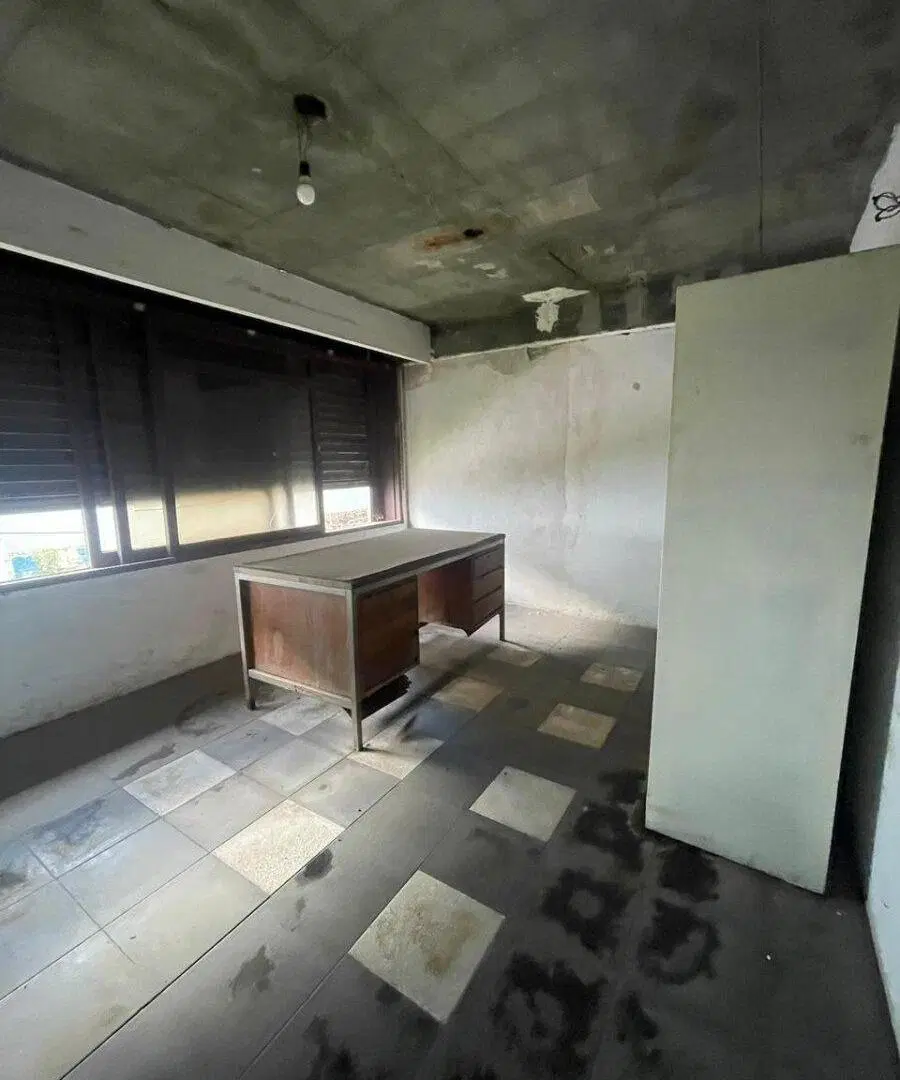 Galpón + Local Comercial | 380 m² | Velez Sarsfield 6764 5