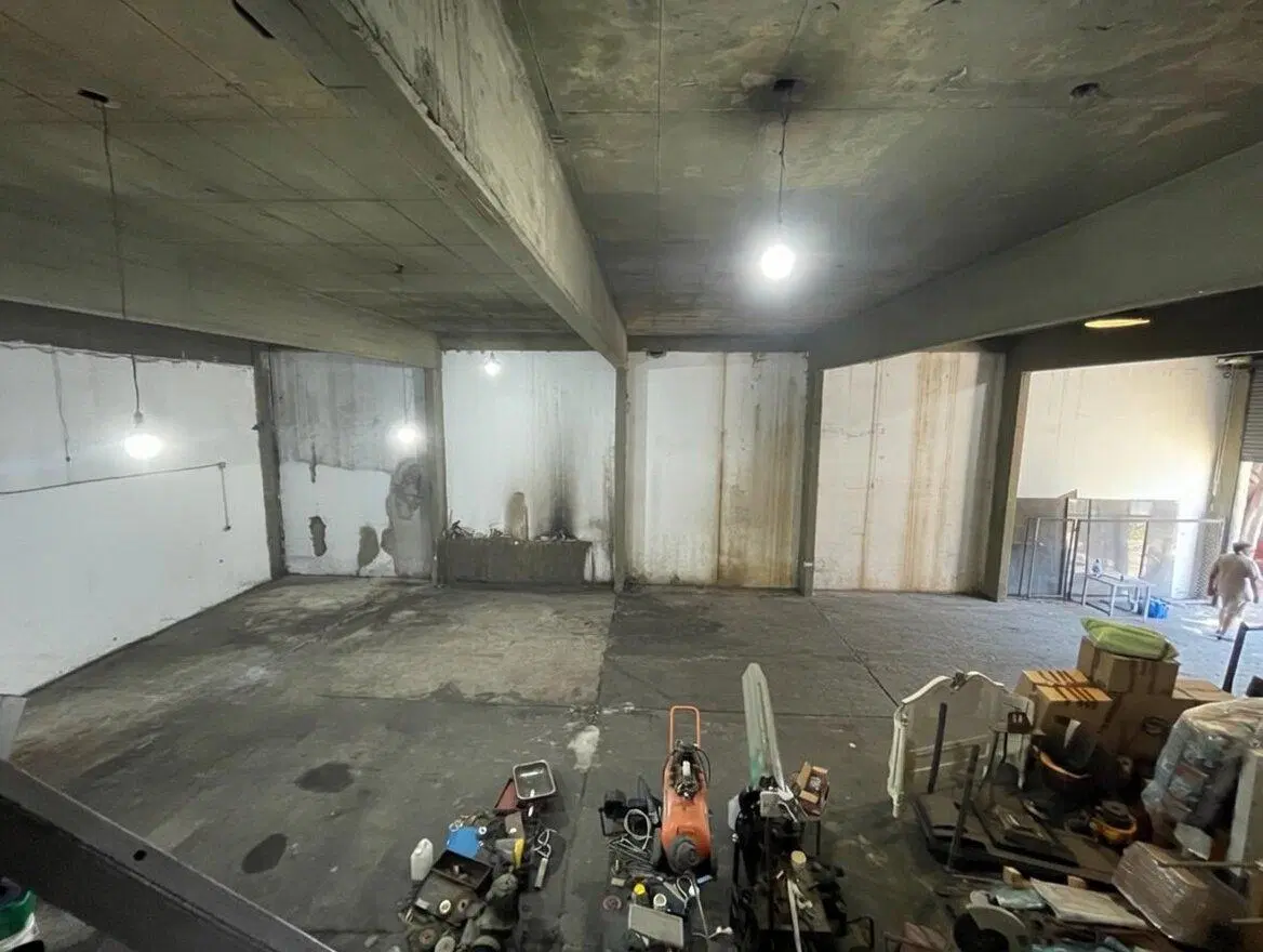 Galpón + Local Comercial | 380 m² | Velez Sarsfield 6764 4