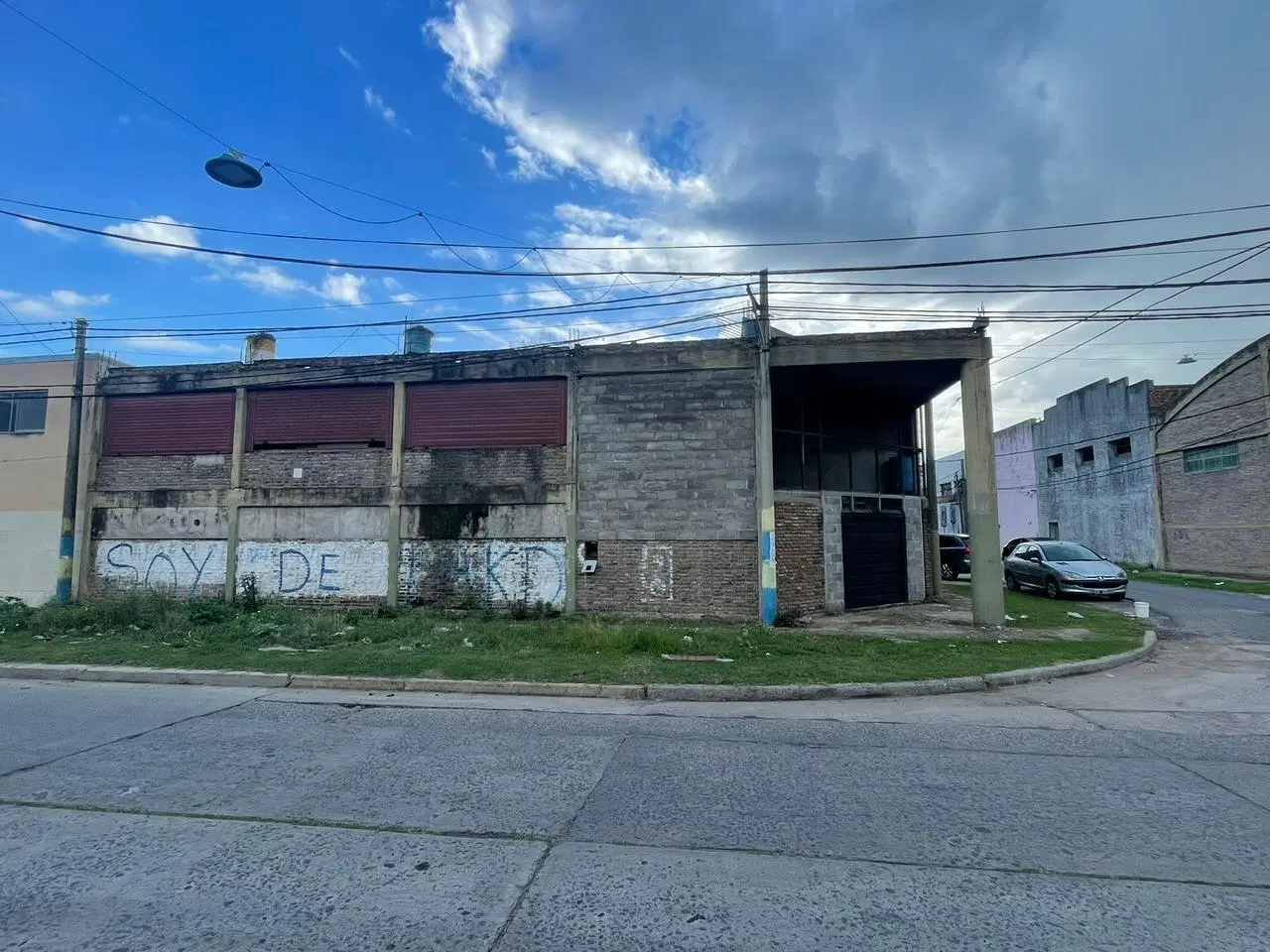 Galpón + Local Comercial | 380 m² | Velez Sarsfield 6764 2