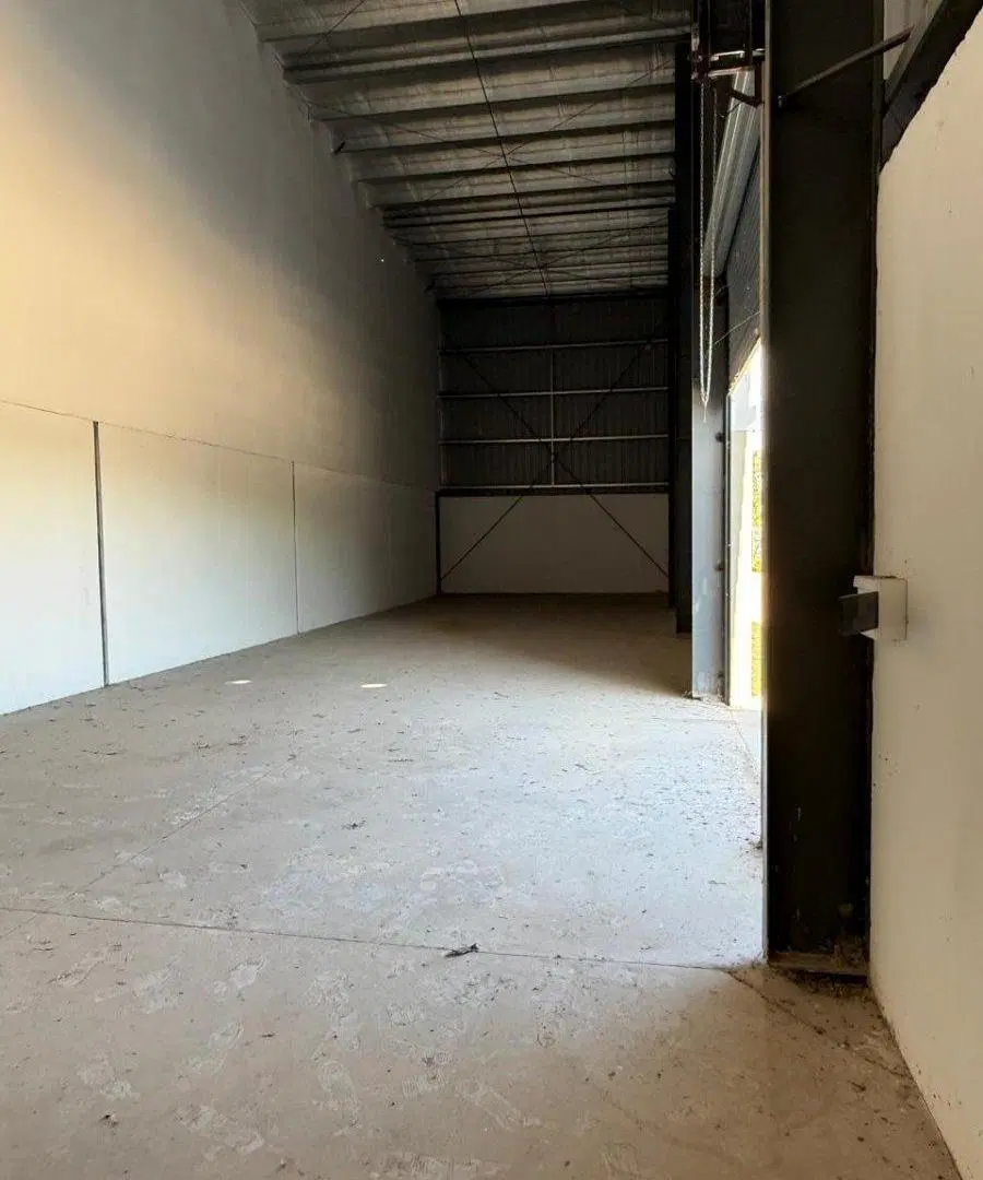 Juan Pablo II 8105 - 200 m2 - Depot Center 4