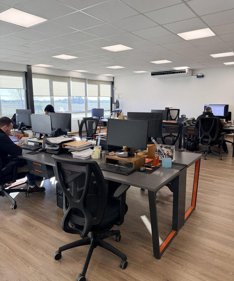 Foto de Área Industrial Correa - Nave Industrial con oficinas 2700 m2, imagen 4