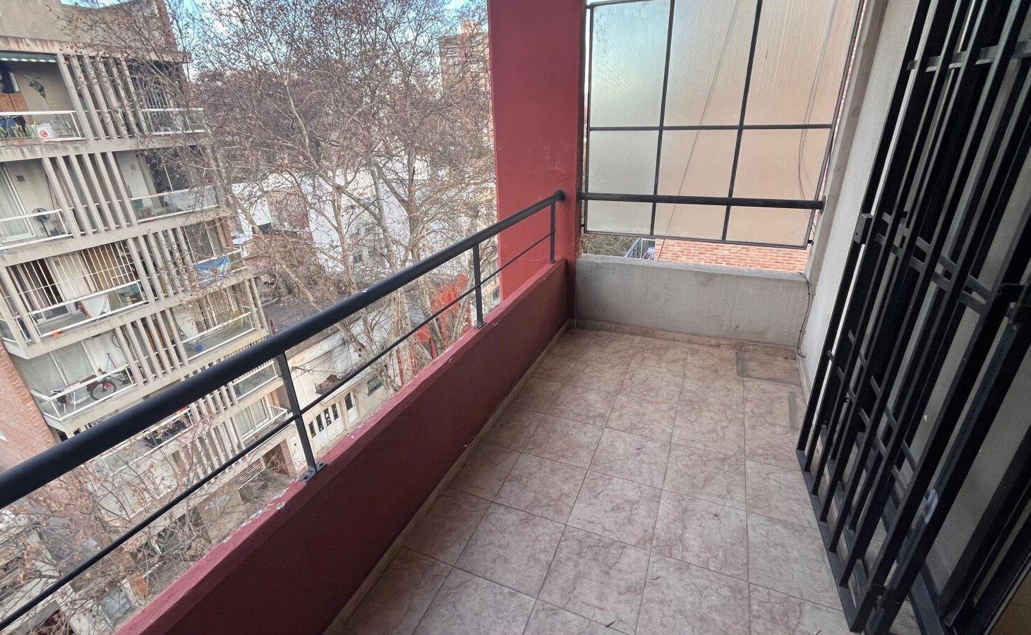 Foto de Iriondo 1344 - Semipiso de 2 dorm. con cochera, imagen 3