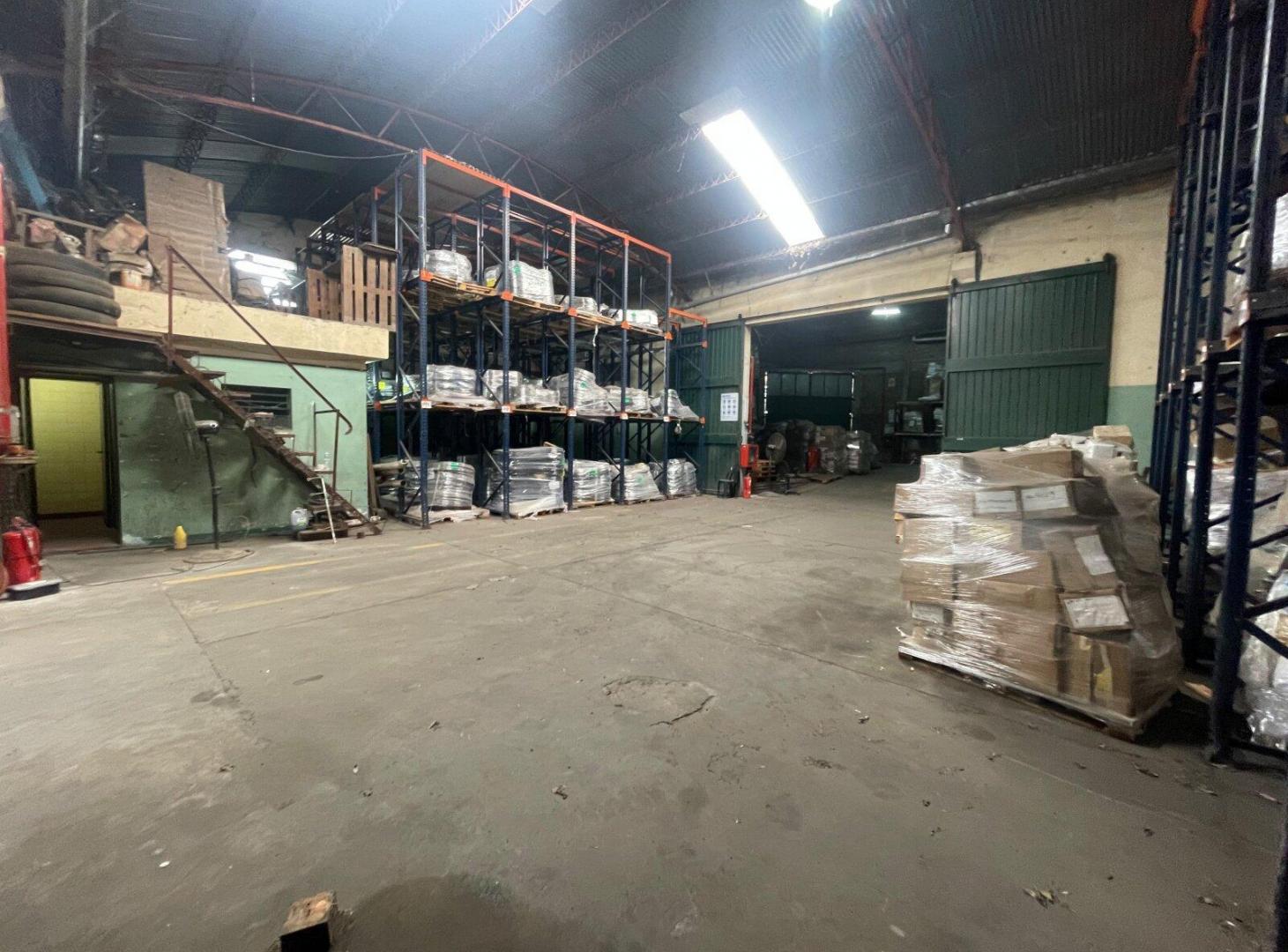 Foto de Darragueira 969 - Nave Industrial 1.145 m2 en Alquiler, imagen 5