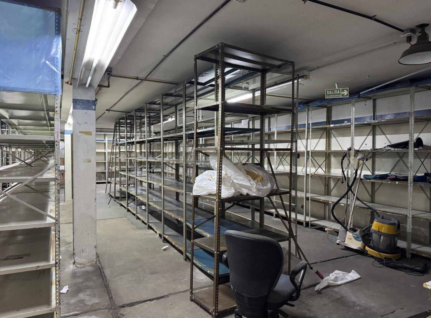Foto de 9 de Julio 1849 - Local Comercial con Deposito en Alquiler | 813 m2, imagen 3