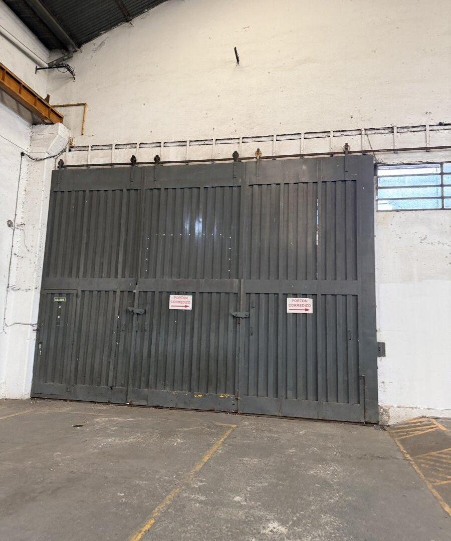 Foto de Nave de 850 m2 con Oficinas - Zuviria 7468 y Av. Circunvalación, imagen 1