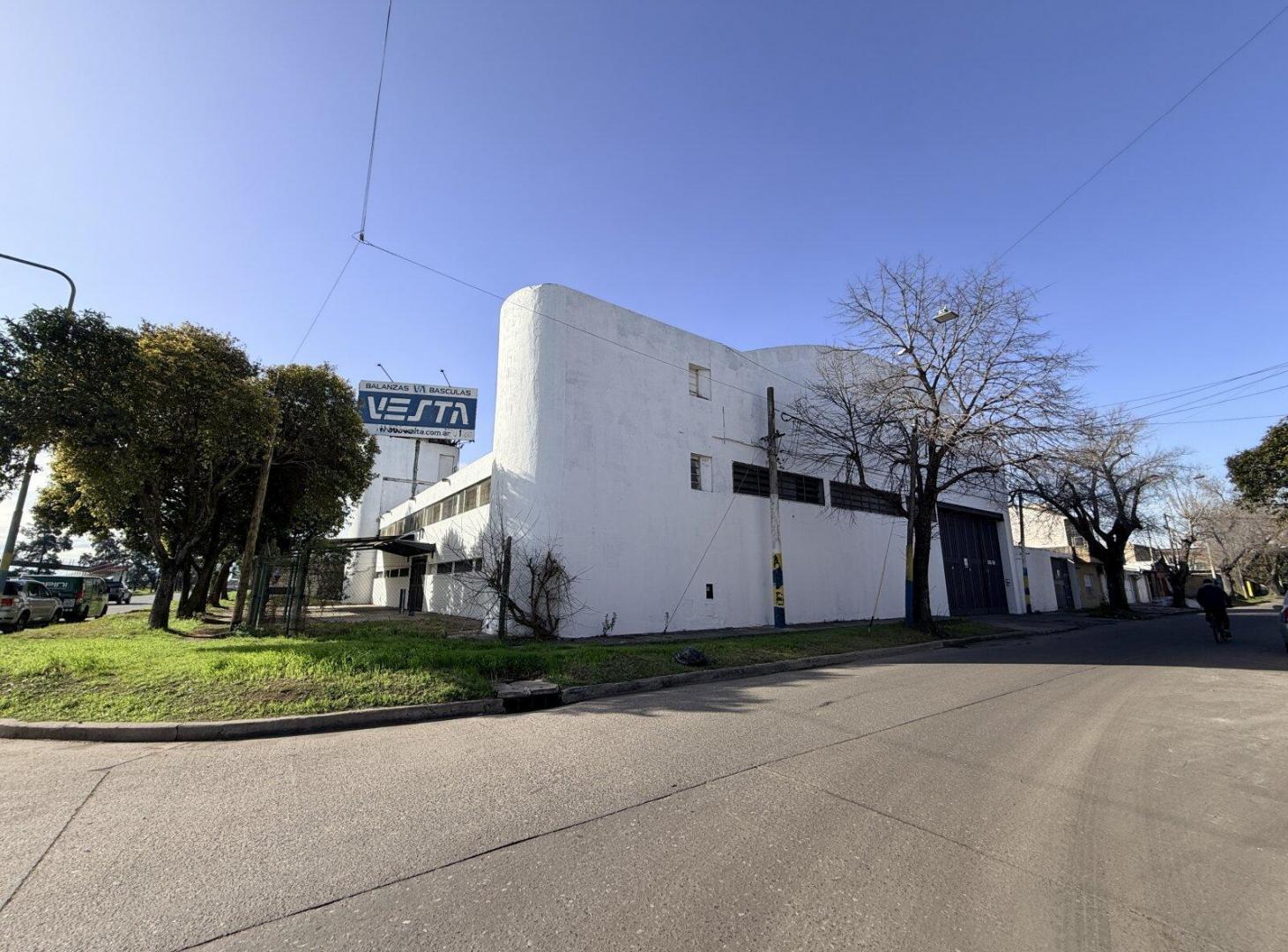 Foto de Nave de 850 m2 con Oficinas - Zuviria 7468 y Av. Circunvalación, imagen 3