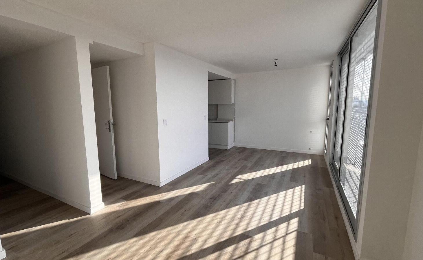 Foto de Viamonte 671 | 3 dormitorios | Terraza exclusiva y baulera, imagen 2
