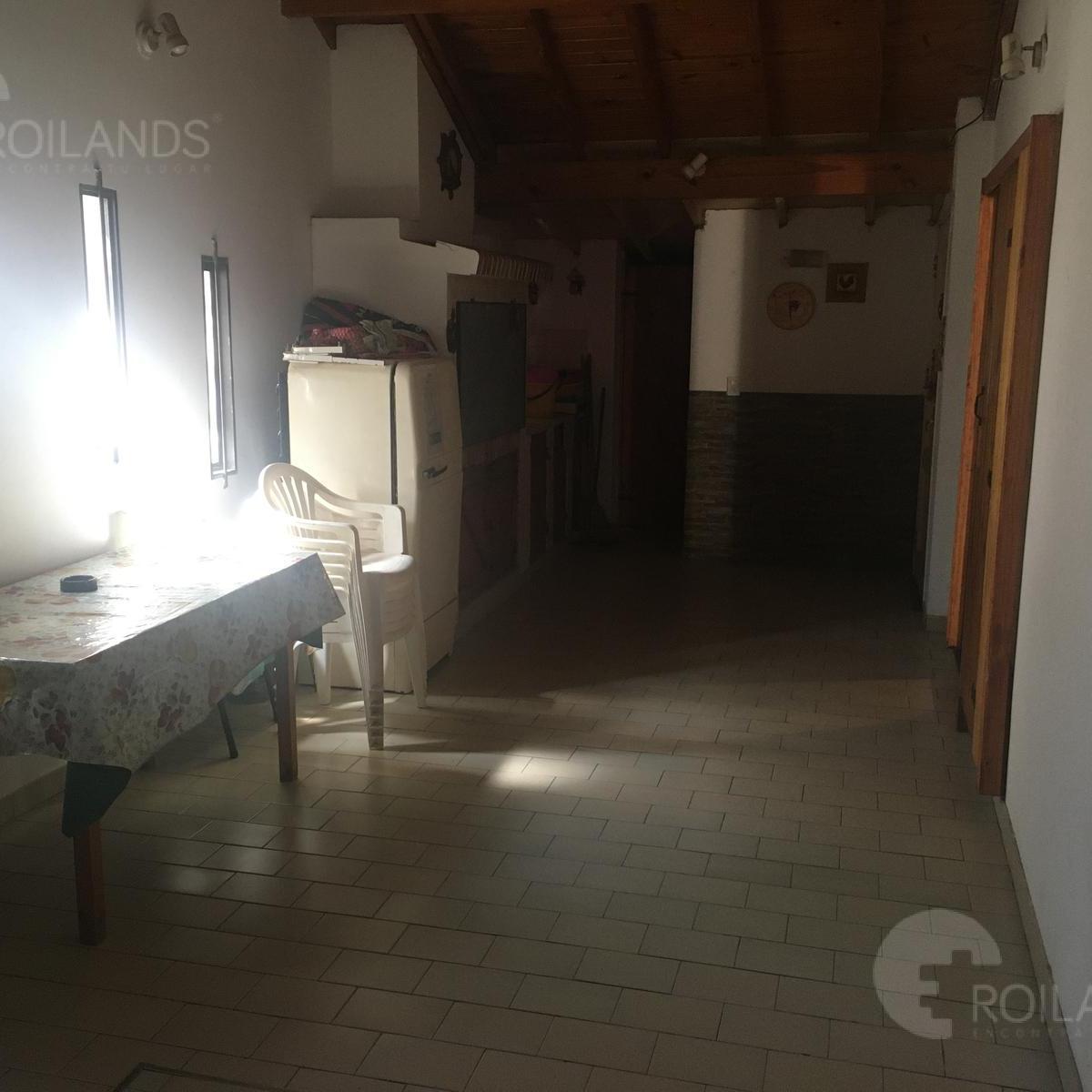 Venta Casa, Chalet de 4 Amb. con Cochera Doble en Mar del Tuyú 2
