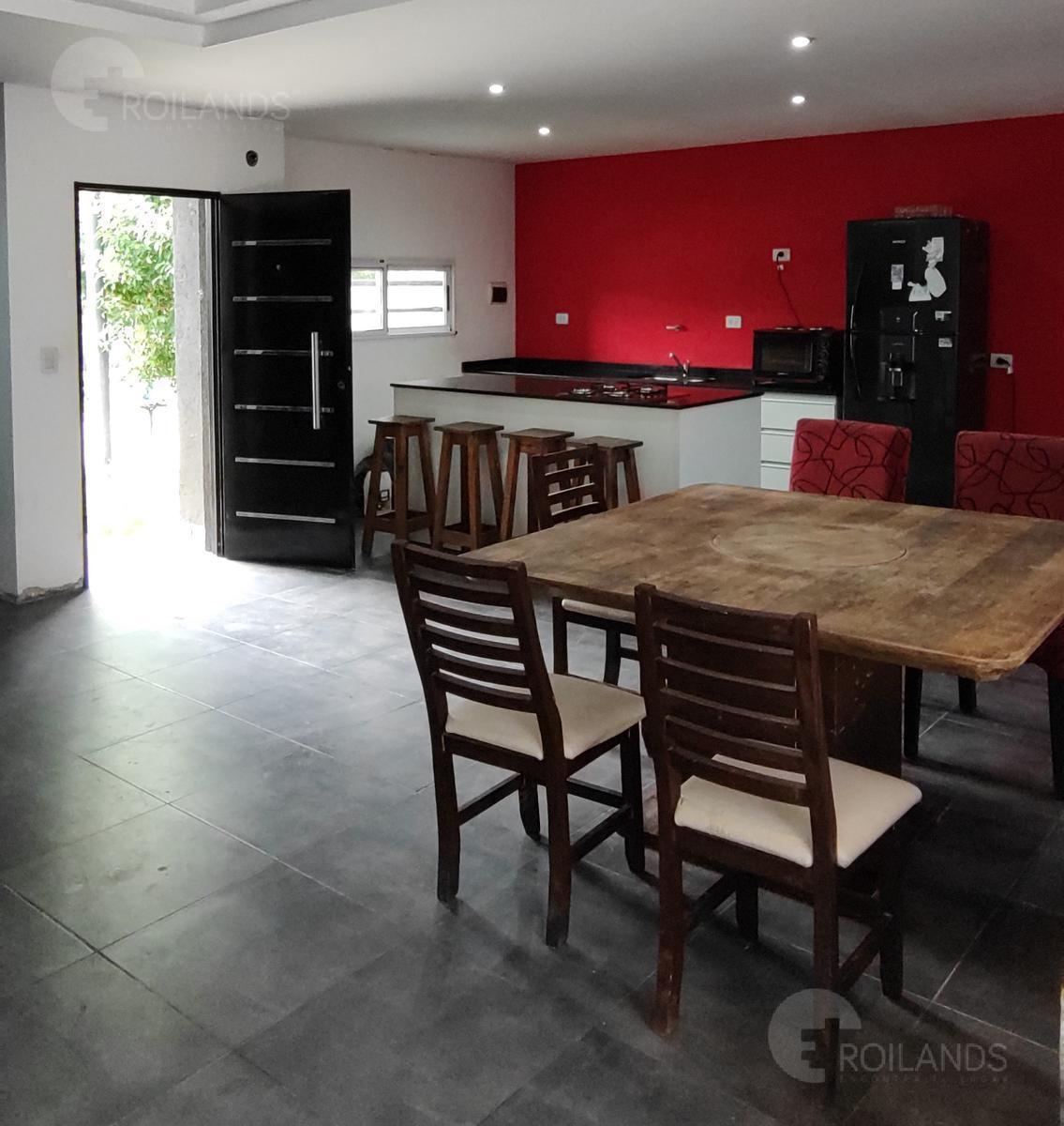 Venta Casa 4 Ambientes en 2 Plantas con Pileta en Barrio Altos de Podesta 1