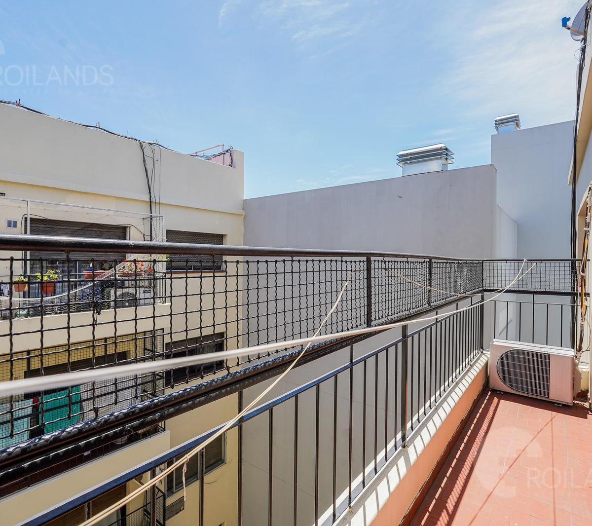 Venta Departamento 7 Ambientes con Balcón Aterrazado y Dependencia en Parque Centenario 2