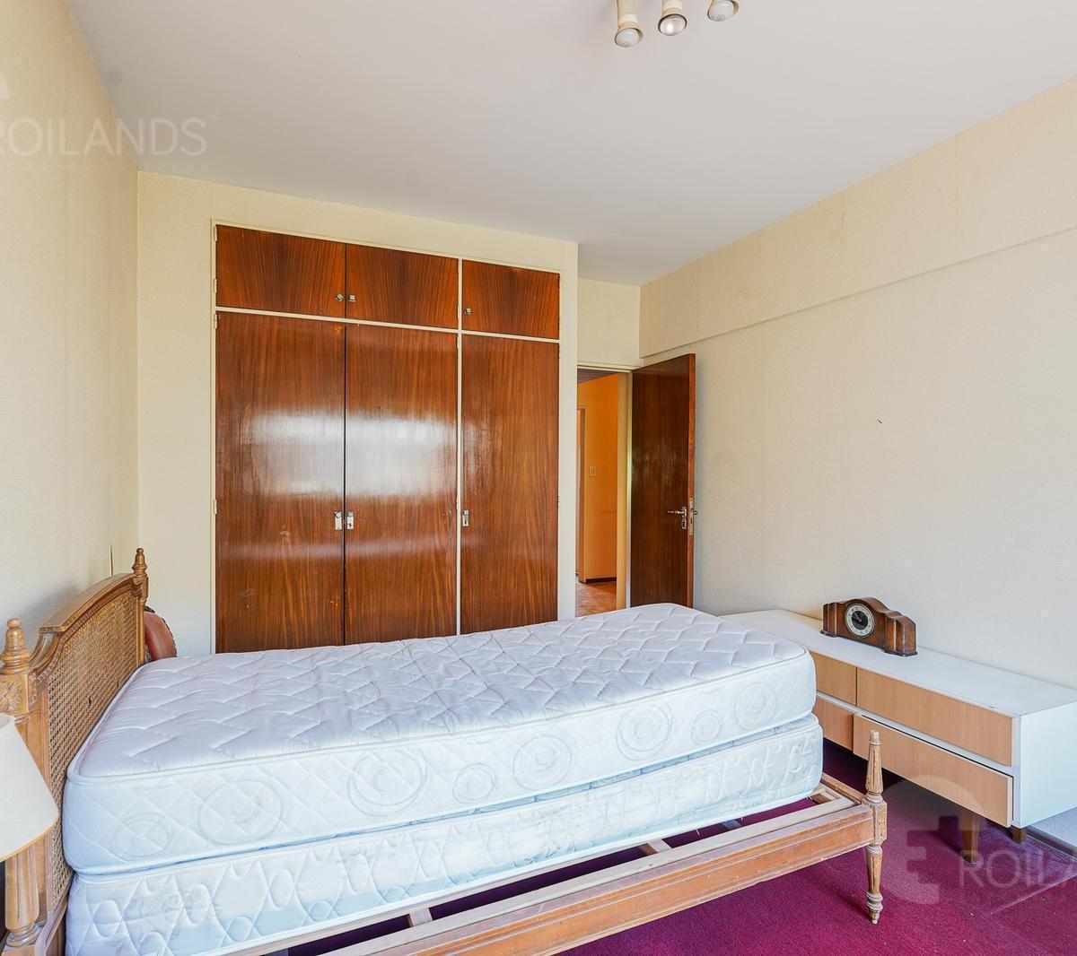 Venta Departamento 7 Ambientes con Balcón Aterrazado y Dependencia en Parque Centenario 2
