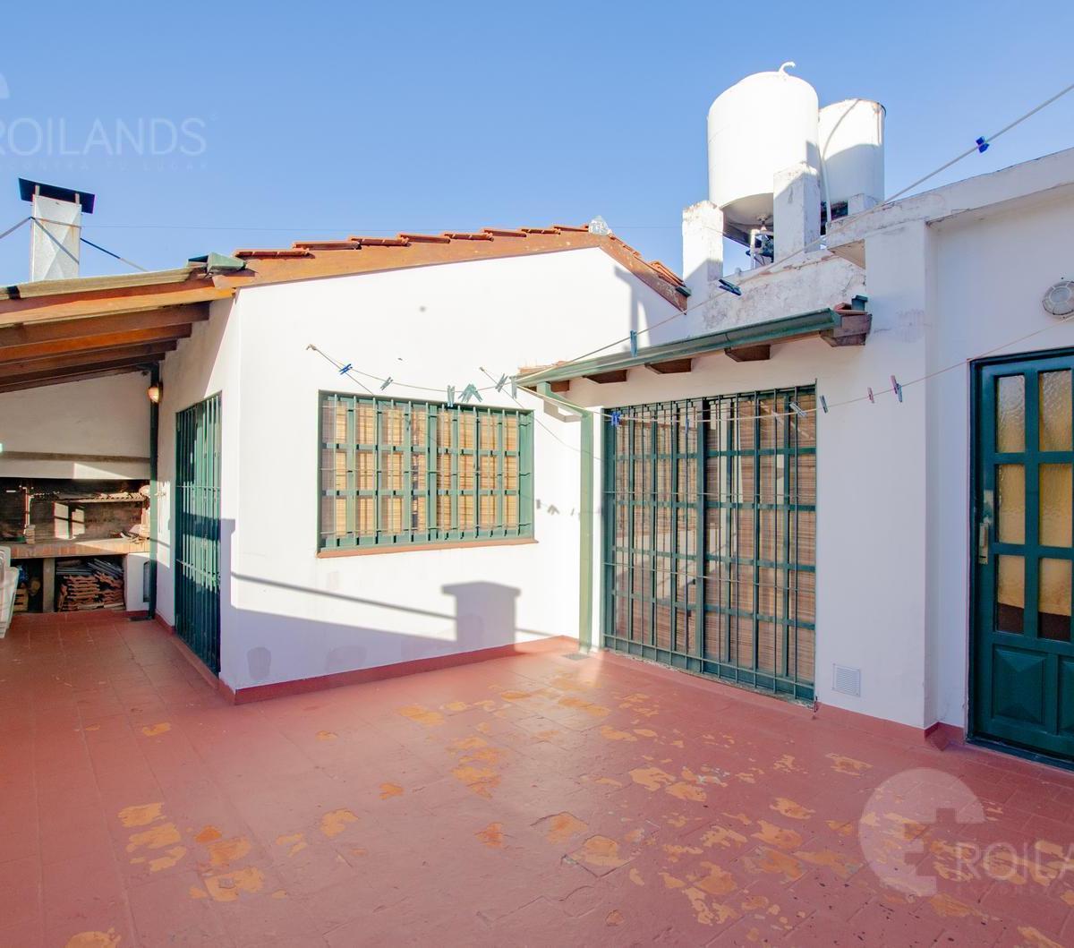 Venta Casa 7 Ambientes en 2 Plantas con Terraza, Quincho y P 2