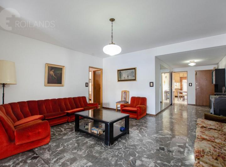 Venta Departamento 5 Ambientes  con Dependencia, Balcón y Cochera en Belgrano 5