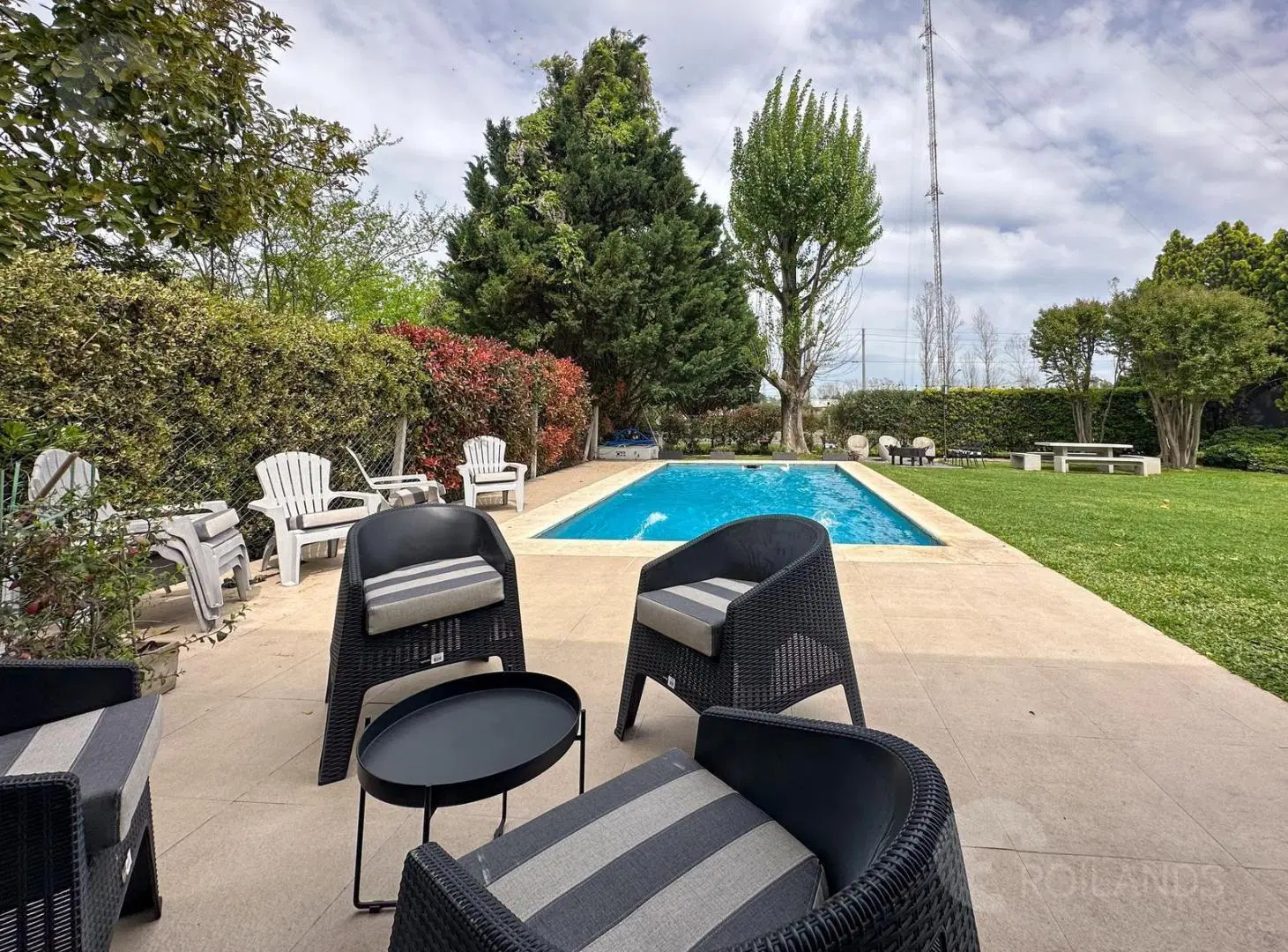 En Venta Casa en La Lomada Residencia de autor, sobre lote 1200m2, privacidad y diseno PILAR 3