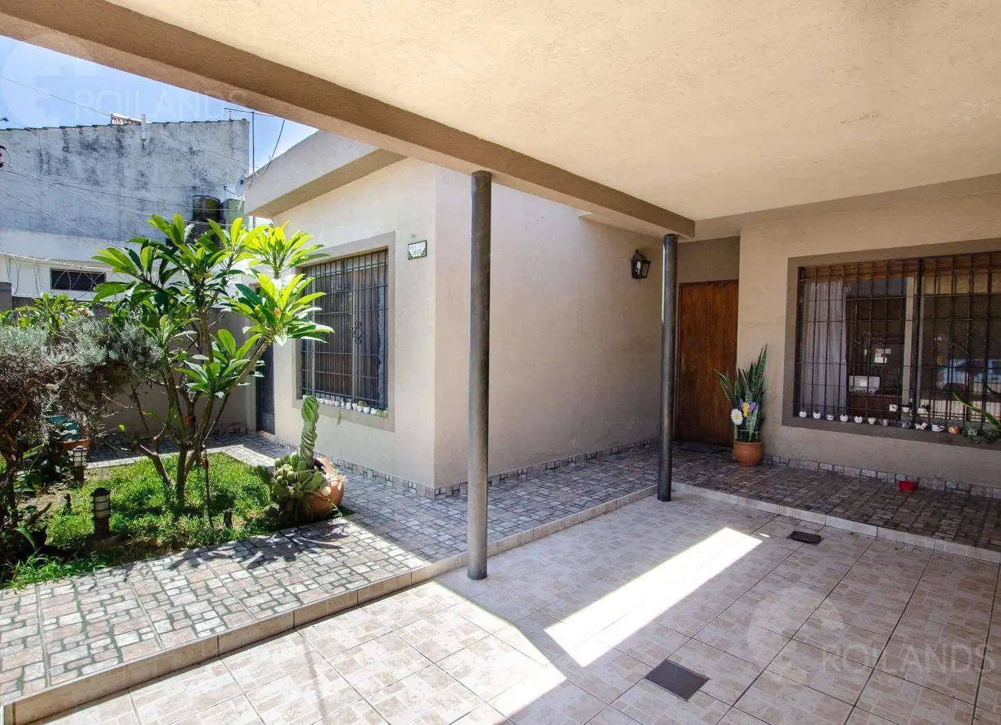 EN VENTA - PH TIPO CASA DE 4 AMBIENTES CON TERRAZA, COCHERA Y JARDIN 3