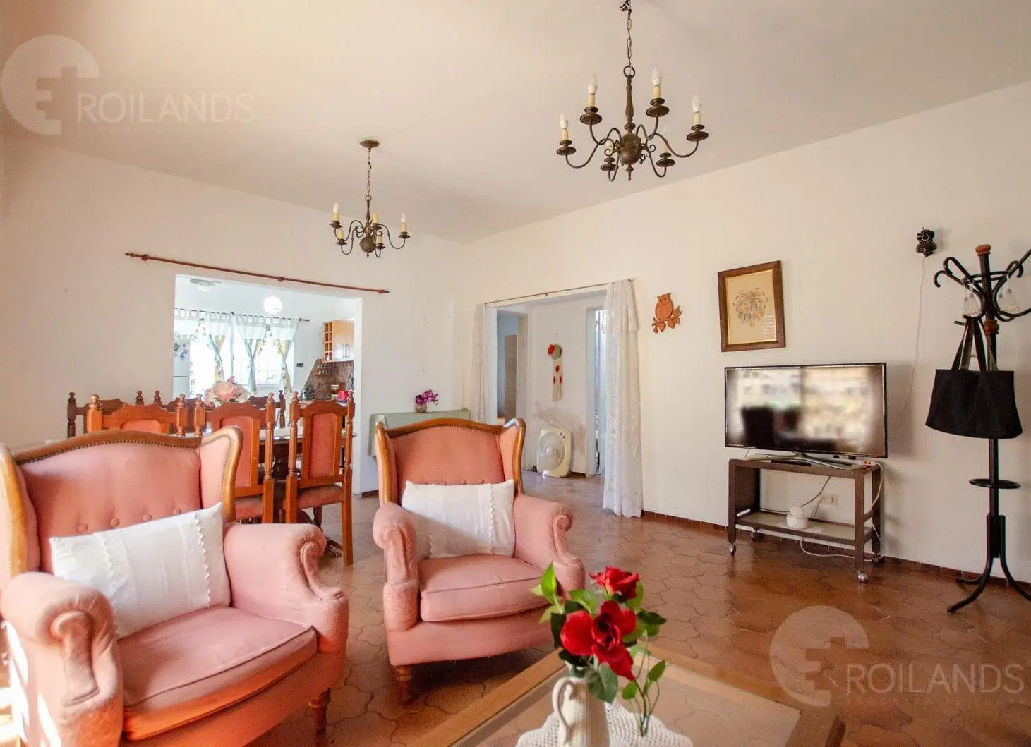 EN VENTA - PH TIPO CASA DE 4 AMBIENTES CON TERRAZA, COCHERA Y JARDIN 2