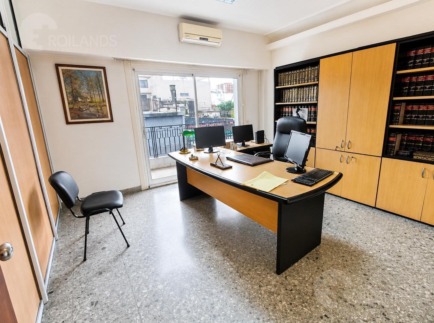 Foto de ALQUILER COMERCIAL EN SAN CRISTOBAL 5 AMB IMPECABLES, imagen 3