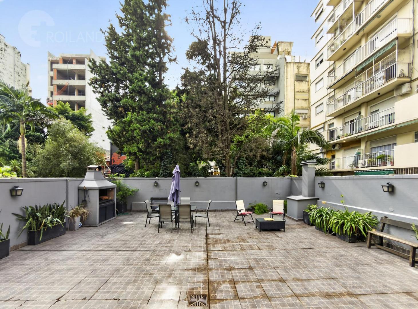 VENTA Departamento 3 ambientes gran patio cochera en Colegiales