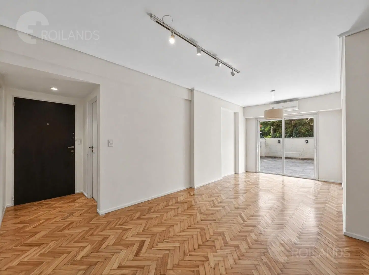 VENTA Departamento 3 ambientes gran patio cochera en Colegiales 4