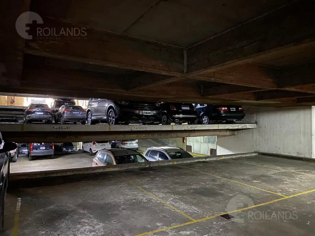 Venta Cochera cubierta fija 12 m2 Microcentro Monserrat 2