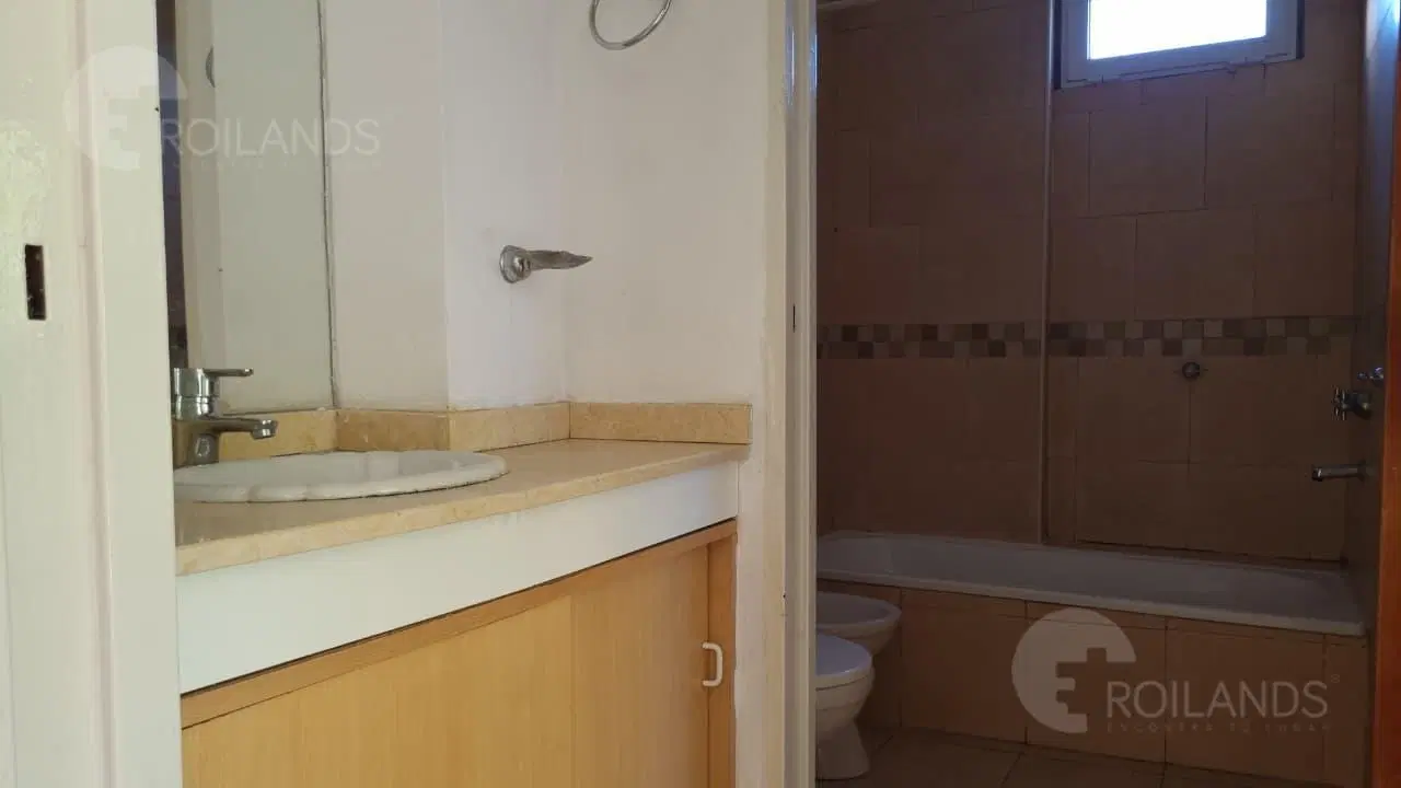 VENTA DEPARTAMENTO 2 AMBIENTES 2 COCHERA BALCON LUMINOSO EN VILLA PUYREEDON 2
