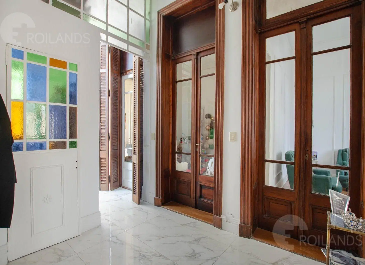 Venta PH 6 Ambientes Refaccionado con Balcón y Galería en Monserrat 5