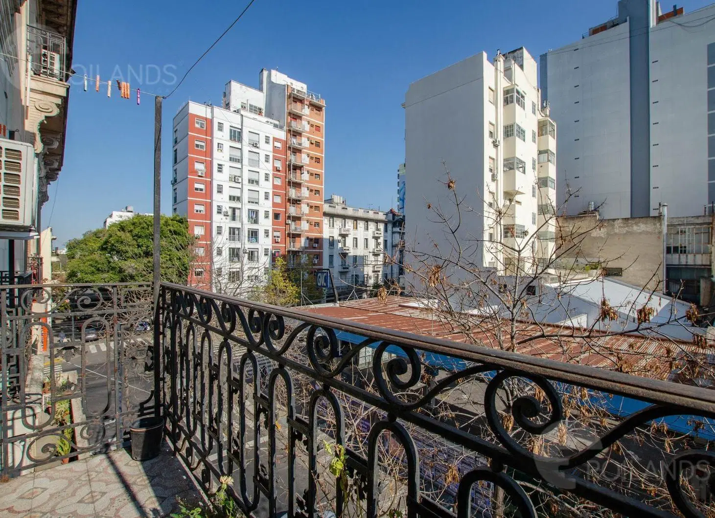 Venta PH 6 Ambientes Refaccionado con Balcón y Galería en Monserrat 4