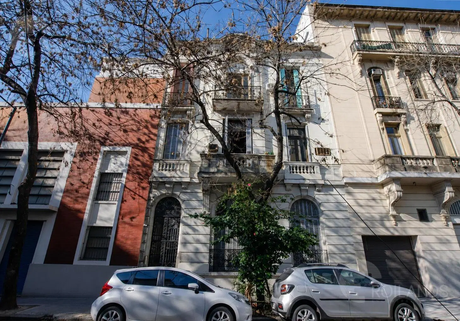 Venta PH 6 Ambientes Refaccionado con Balcón y Galería en Monserrat 2