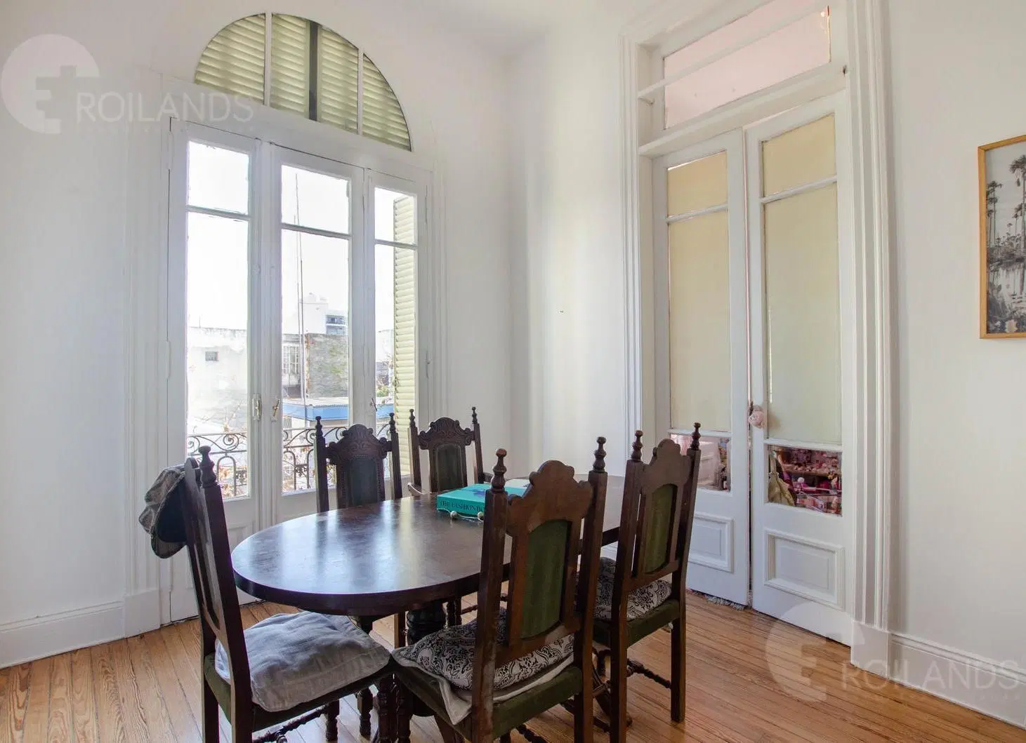 Venta PH 6 Ambientes Refaccionado con Balcón y Galería en Monserrat 3