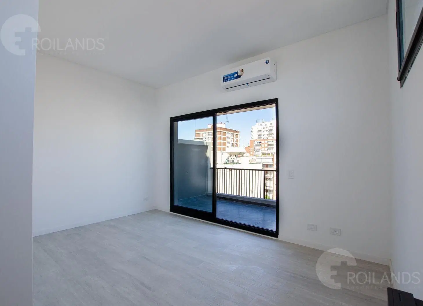 Venta a estrenar departamento ambiente único mas balcón aterrazado en Belgrano 2