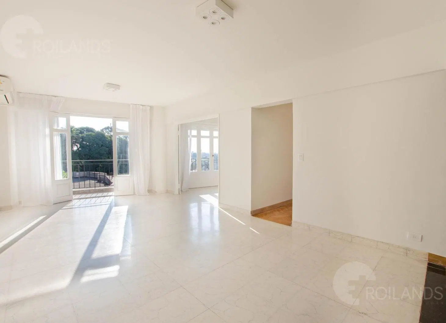 Unico departamento de 3 ambientes con balcón, vista abierta y orientación norte en Recoleta 8