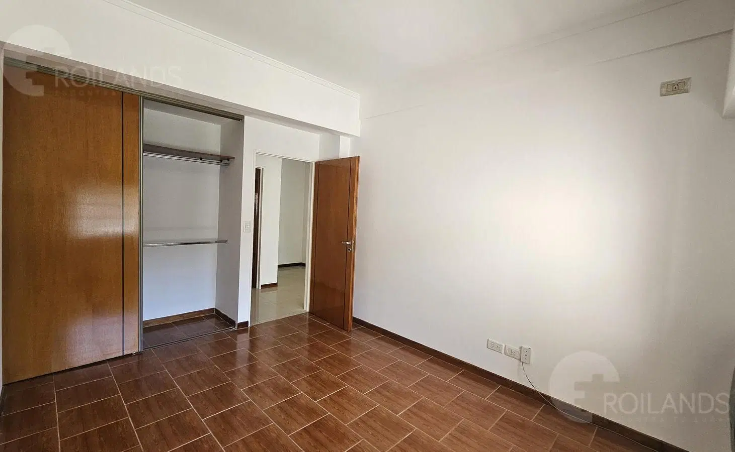 Venta Departamento 3 ambientes  2 baños ,cochera y baulera en Villa Sarmiento 5