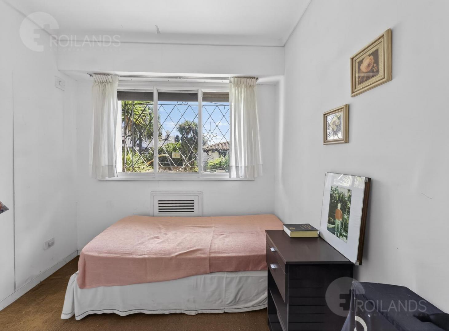VENTA imponente casa, triple lote, pileta quincho cocheras en Castelar