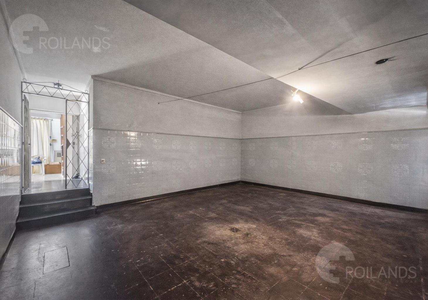 VENTA imponente casa, triple lote, pileta quincho cocheras en Castelar