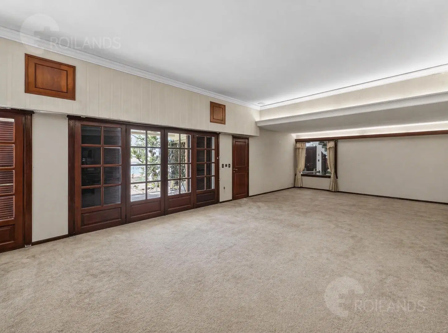 VENTA imponente casa, triple lote, pileta quincho cocheras en Castelar 2