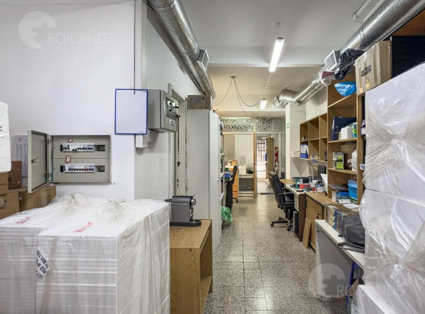 LOCAL COMERCIAL DE 212 m² EN NODO LOGÍSTICO Y COMERCIAL | FOREST Y LACROZE | APTO LOGÍSTICA, SALUD Y 5