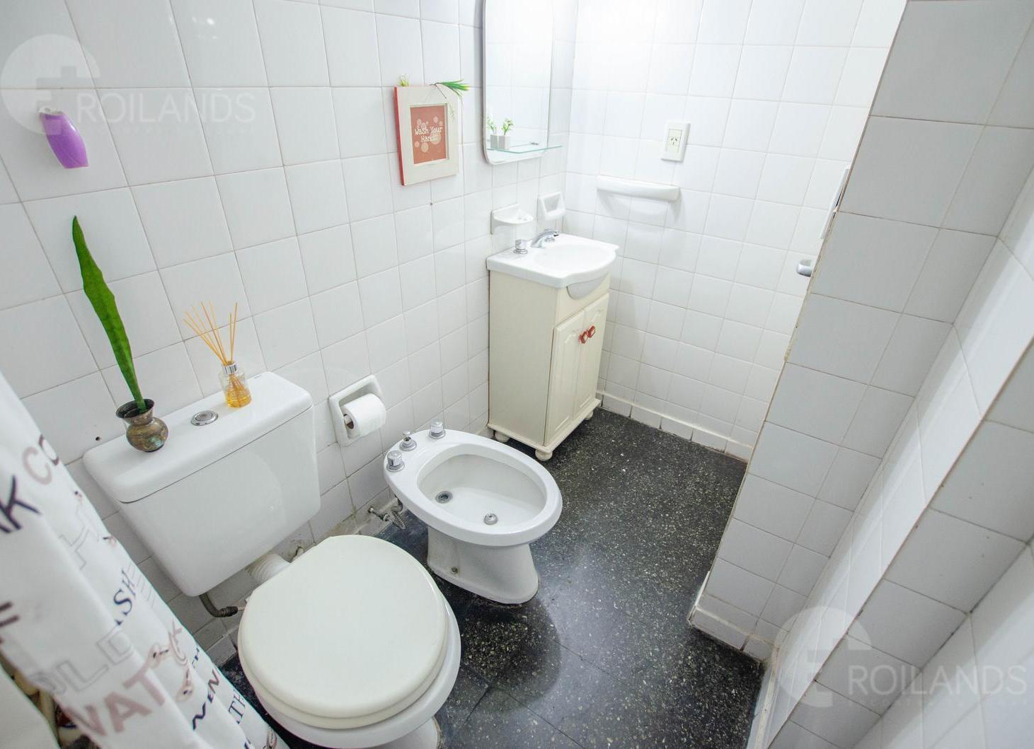 VENTA DEPARTAMENTO 2 AMBIENTES LUMINOSOS FRENTE A LA PLAZA B. MITRE EN RAMOS MEJIA