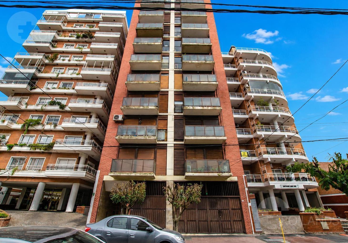VENTA DEPARTAMENTO 2 AMBIENTES LUMINOSOS FRENTE A LA PLAZA B. MITRE EN RAMOS MEJIA