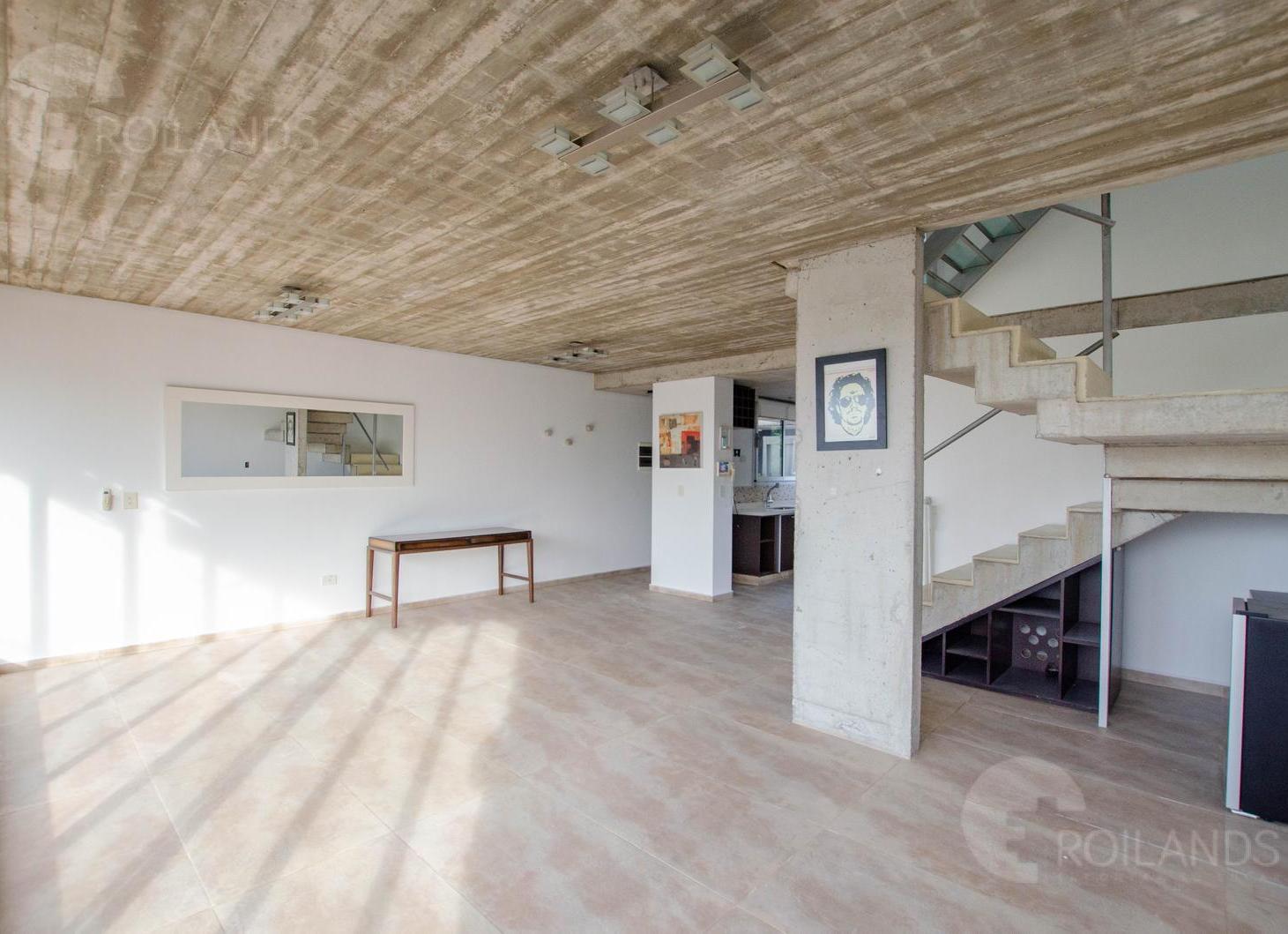 Foto de VENTA 3 AMBIENTES EN DUPLEX CON PLAYROOM, TERRAZA Y 2 COCHERA VILLA, imagen 1