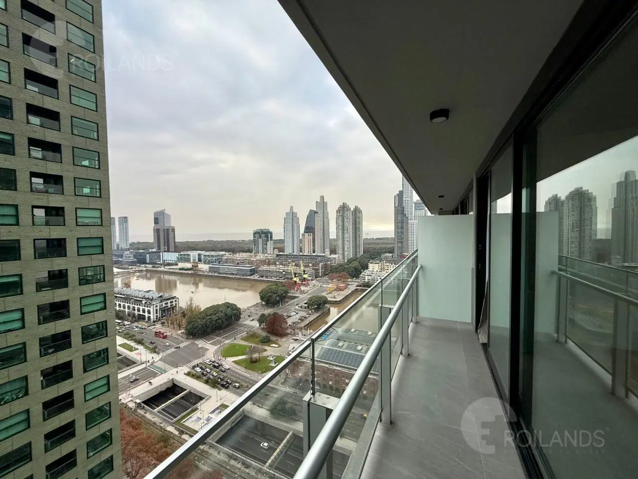MONOAMBIENTE A ESTRENAR EN PUERTO MADERO (Quartier del Bajo) 5