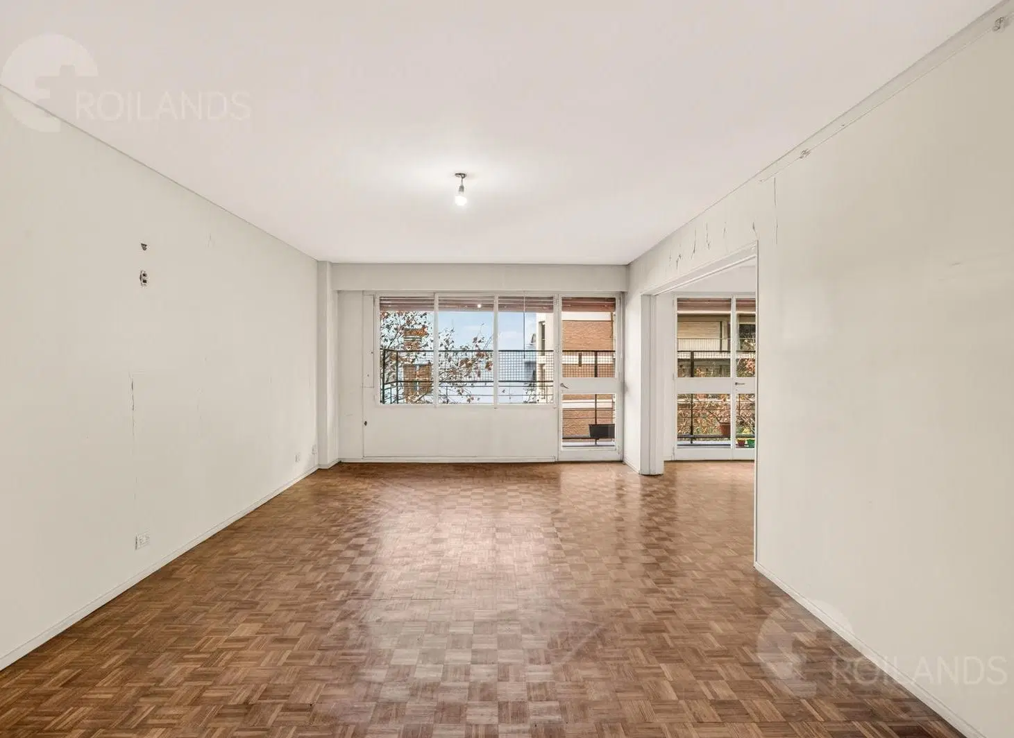 Venta Departamento de categoría de 4 ambientes con balcón cochera, baulera en Recoleta 4