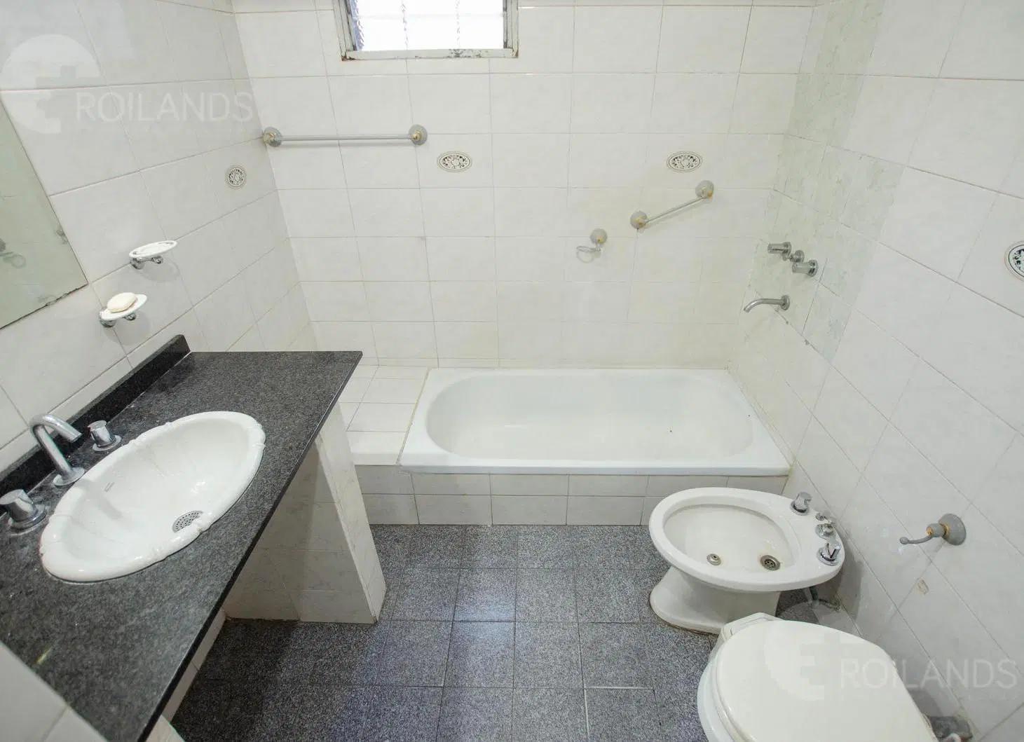 En Venta PH 4 ambientes con entrada independiente, cochera, patio y terraza ! 3