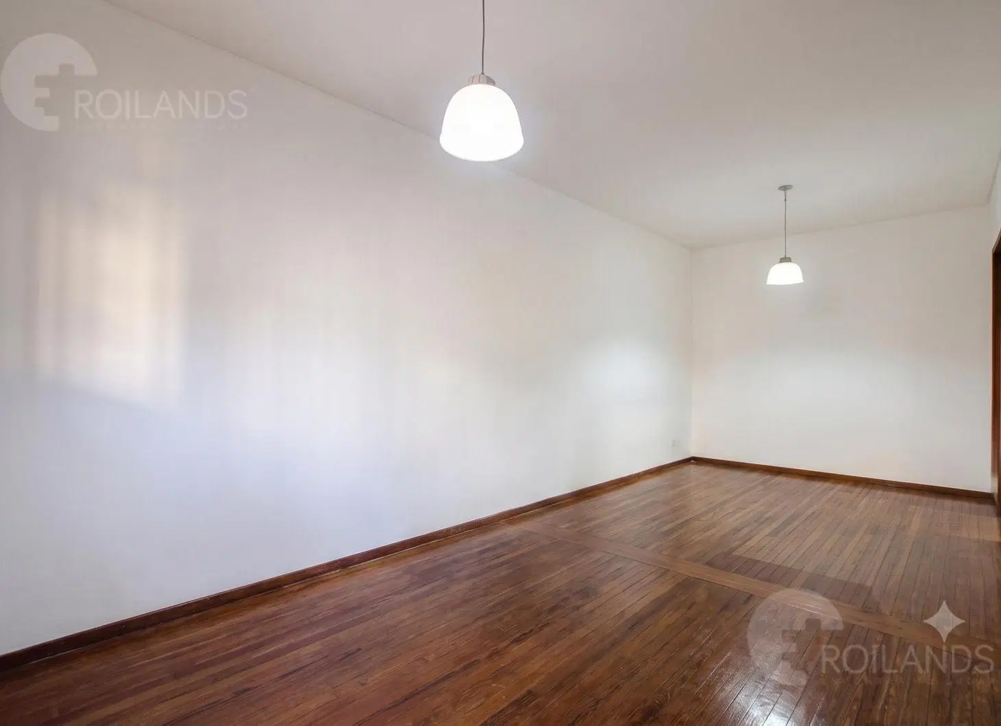 HERMOSA CASA EN VENTA DE 4 AMBIENTES EN FLORES 2
